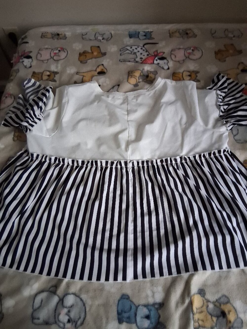 black and white womans dress shirt. plus sized